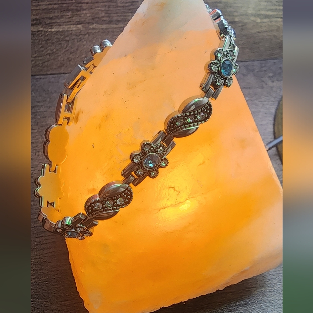 Elegant Silver and Blue Women's Bracelet‎